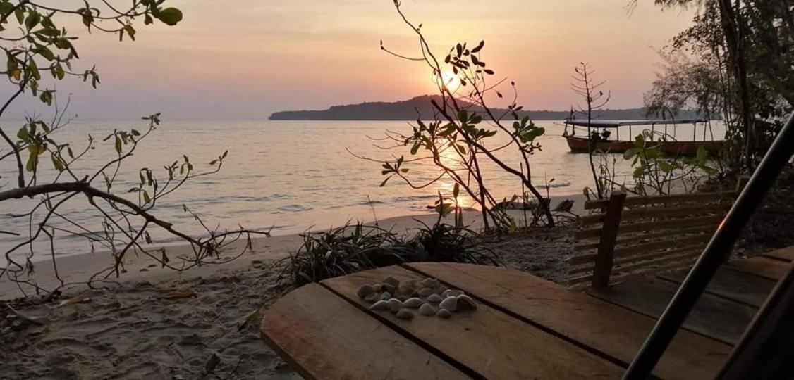 Crusoe Koh Takiev Island Hotel Koh Ta Kiev Екстериор снимка